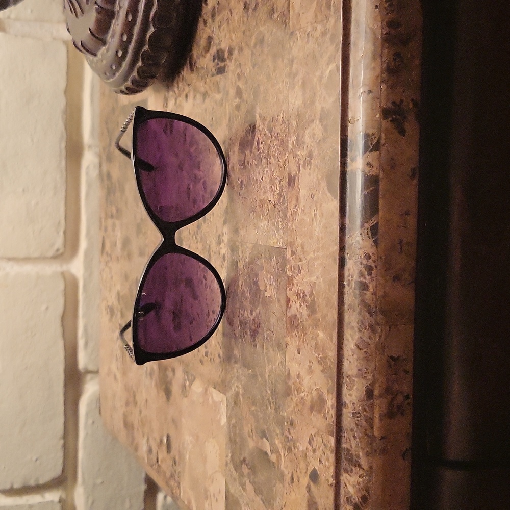 Sunglasses - Picture 3 of 6